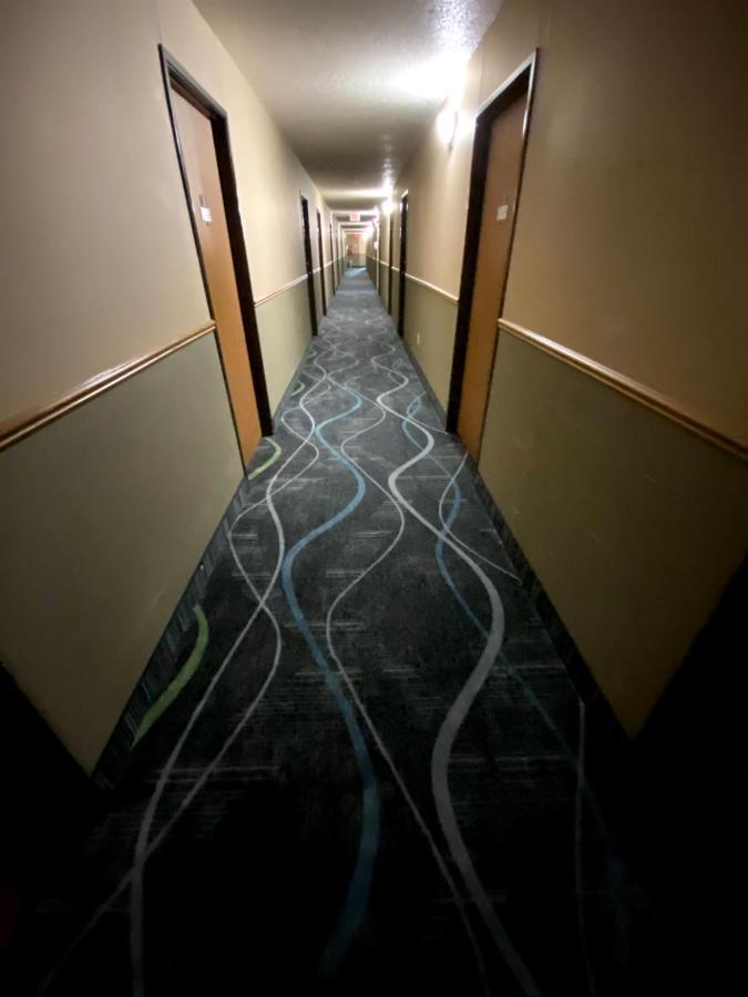 Woodland Inn & Suites Medford Zewnętrze zdjęcie