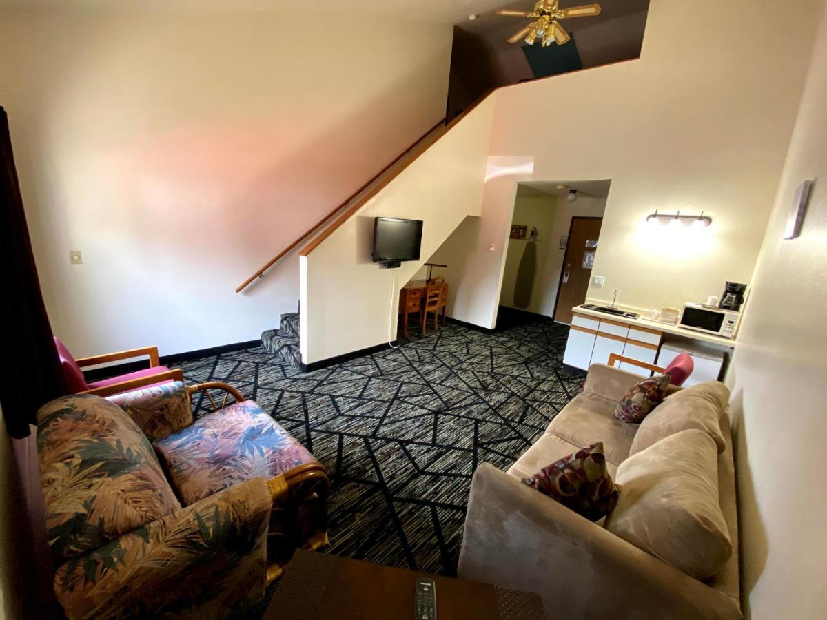 Woodland Inn & Suites Medford Zewnętrze zdjęcie