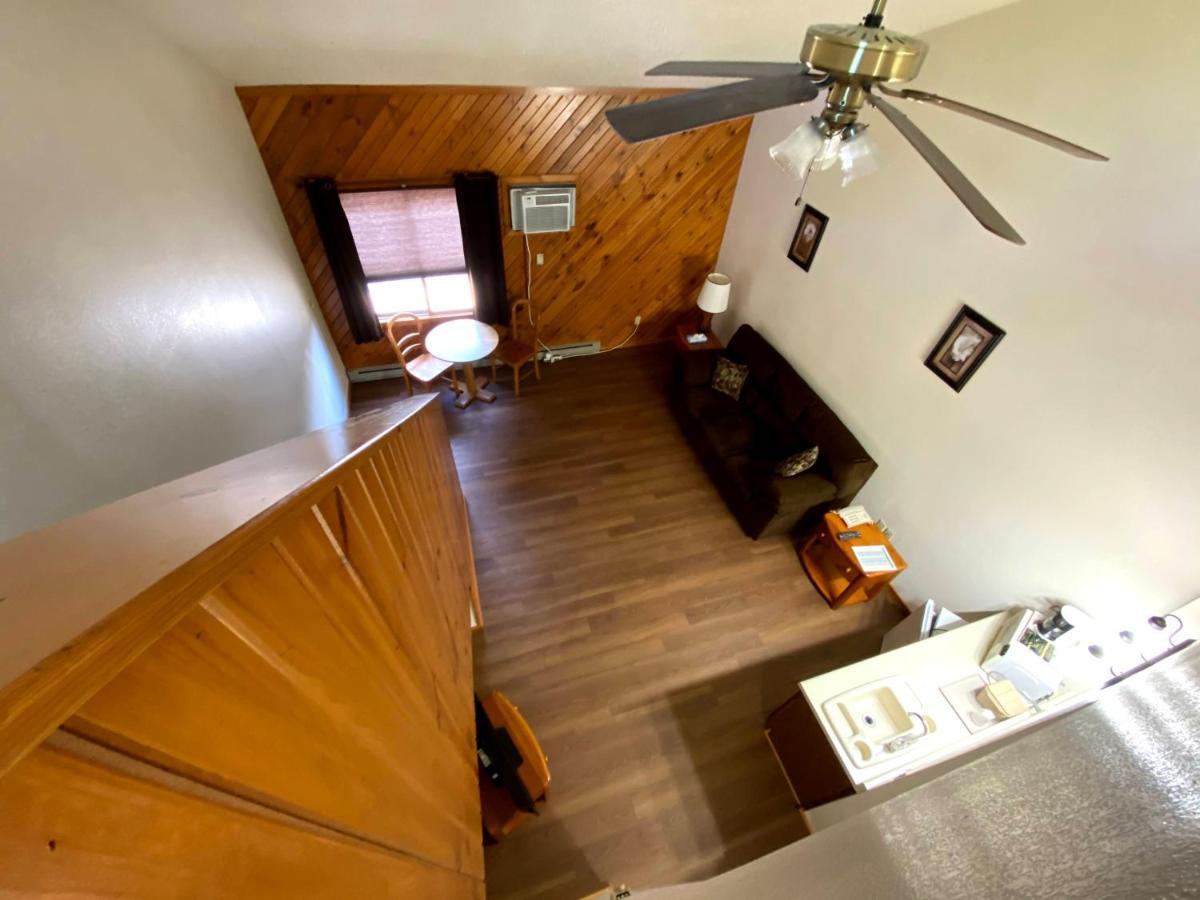 Woodland Inn & Suites Medford Zewnętrze zdjęcie