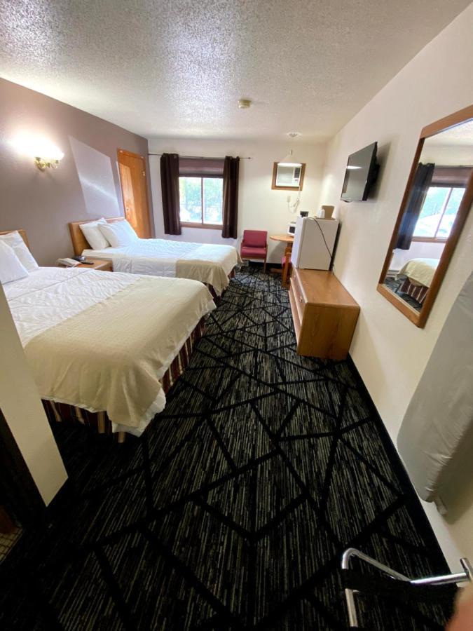 Woodland Inn & Suites Medford Zewnętrze zdjęcie