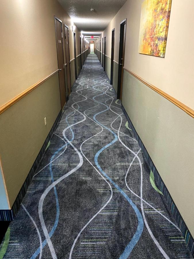 Woodland Inn & Suites Medford Zewnętrze zdjęcie
