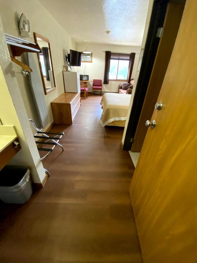 Woodland Inn & Suites Medford Zewnętrze zdjęcie