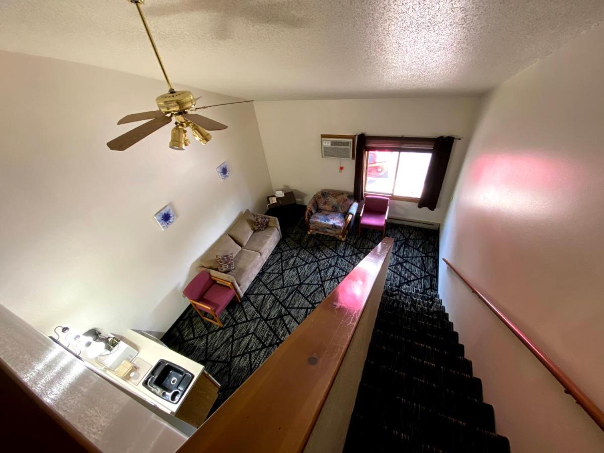Woodland Inn & Suites Medford Zewnętrze zdjęcie