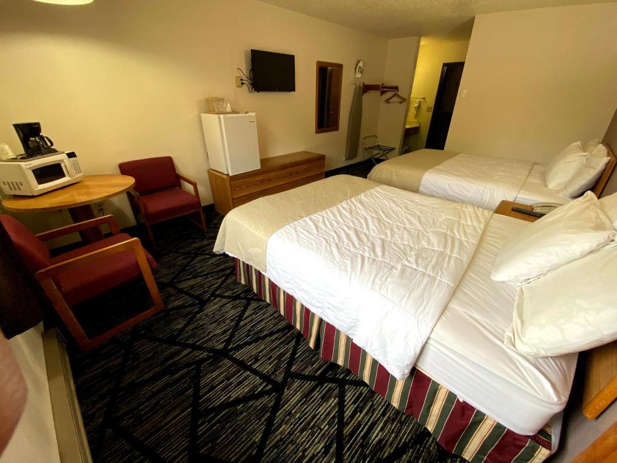Woodland Inn & Suites Medford Zewnętrze zdjęcie