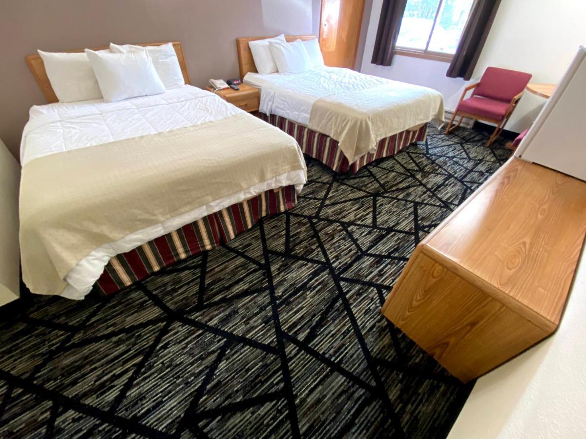 Woodland Inn & Suites Medford Zewnętrze zdjęcie
