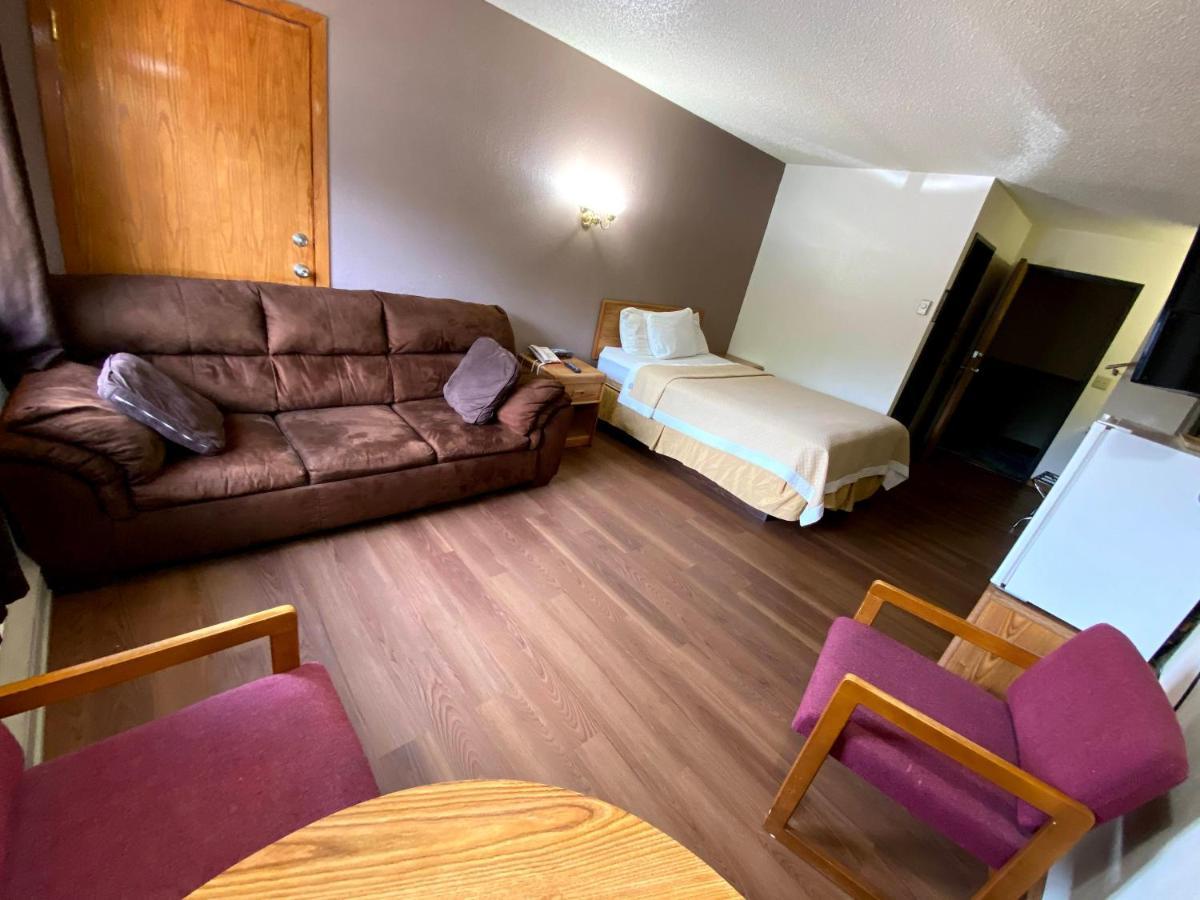 Woodland Inn & Suites Medford Zewnętrze zdjęcie