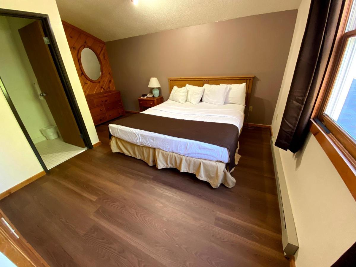 Woodland Inn & Suites Medford Zewnętrze zdjęcie