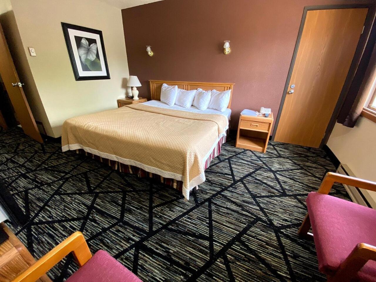 Woodland Inn & Suites Medford Zewnętrze zdjęcie