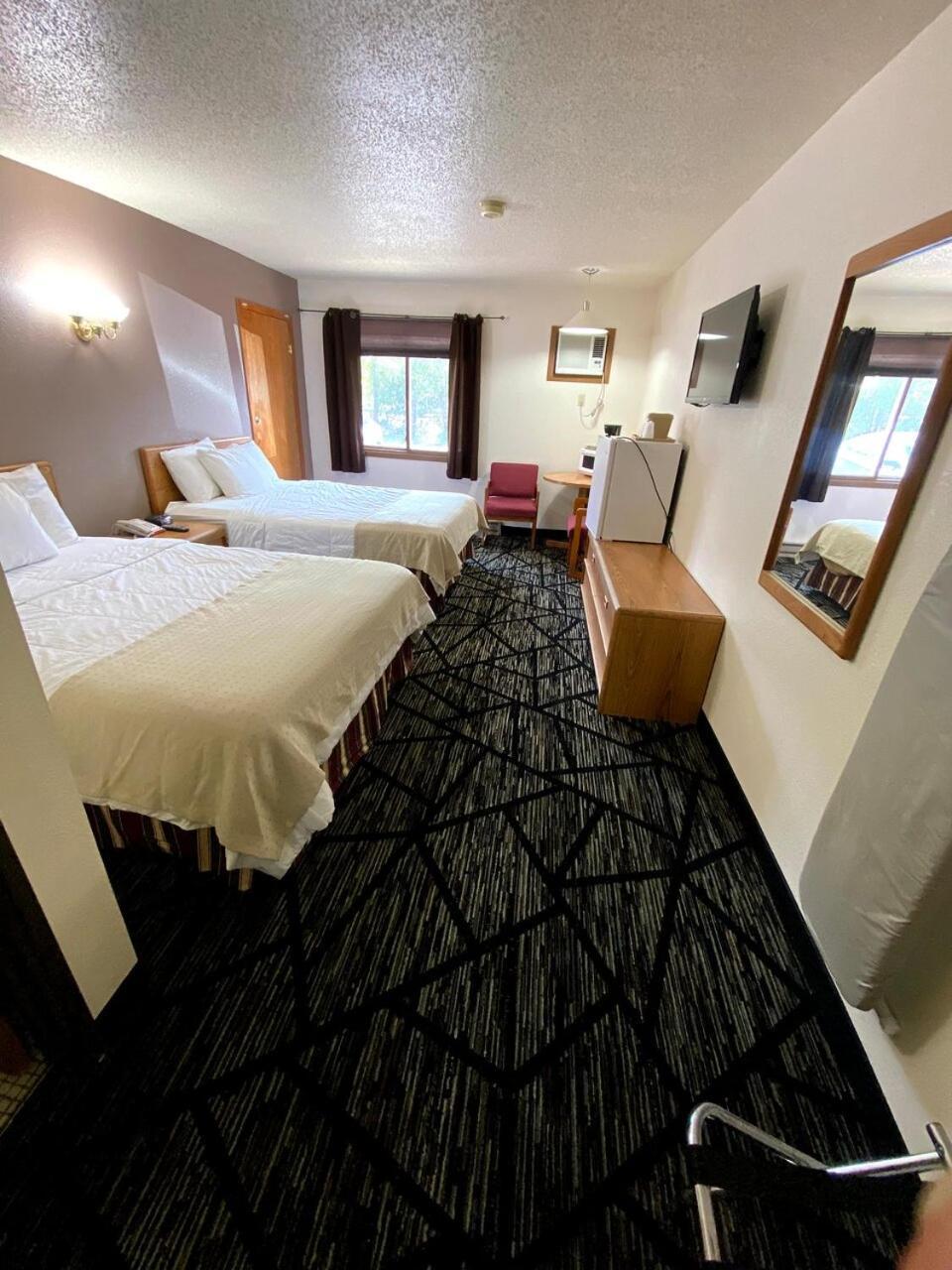 Woodland Inn & Suites Medford Zewnętrze zdjęcie