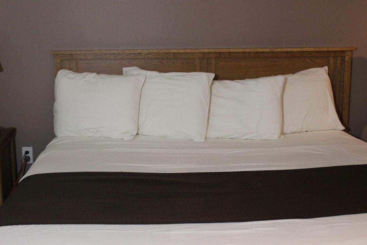 Woodland Inn & Suites Medford Zewnętrze zdjęcie