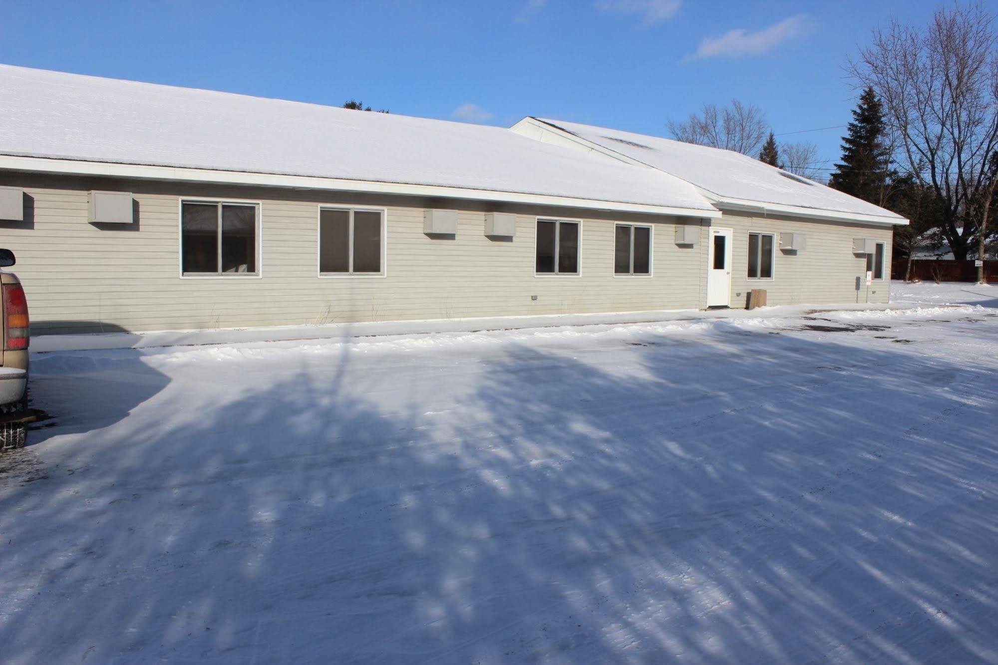 Woodland Inn & Suites Medford Zewnętrze zdjęcie